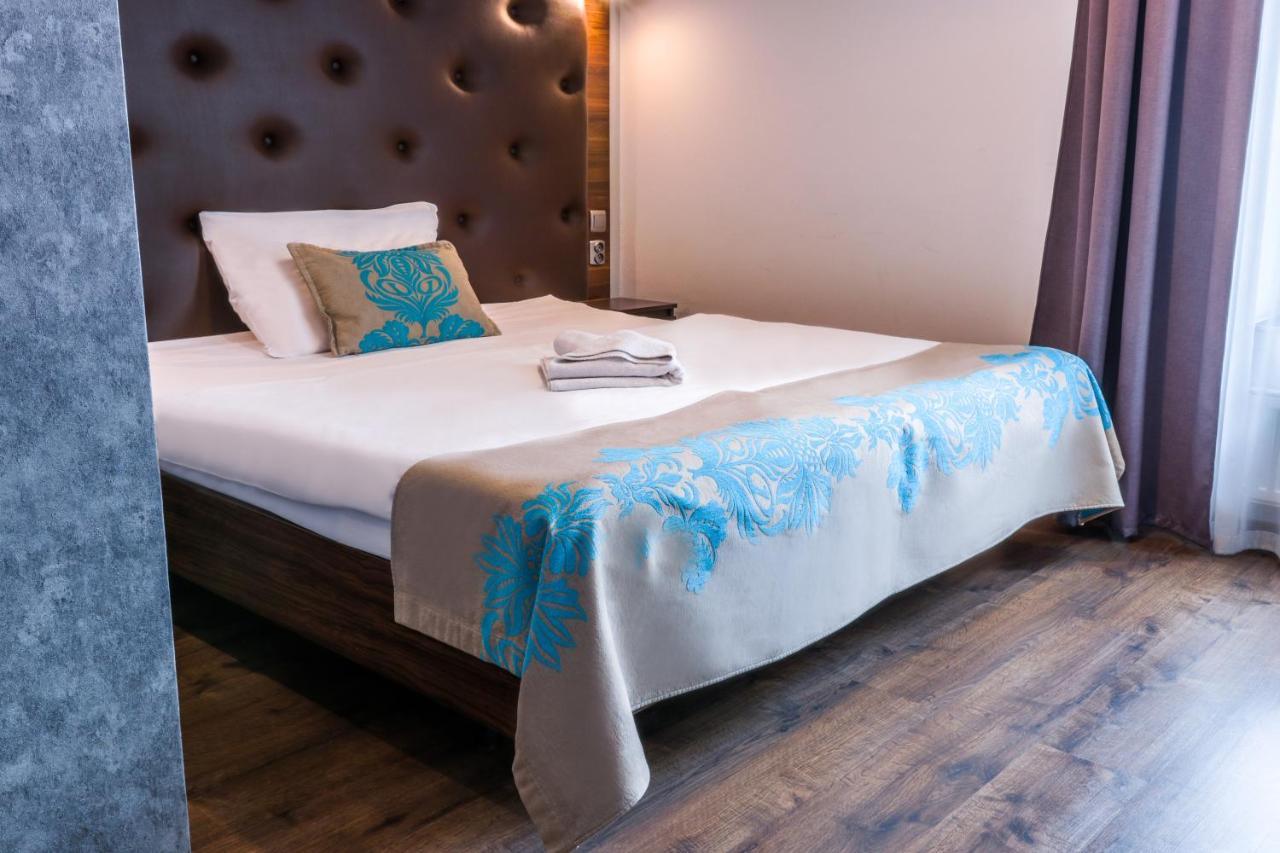 Hotel Opera Tarnowskie Góry Esterno foto