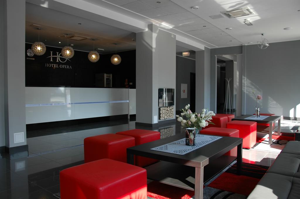 Hotel Opera Tarnowskie Góry Esterno foto
