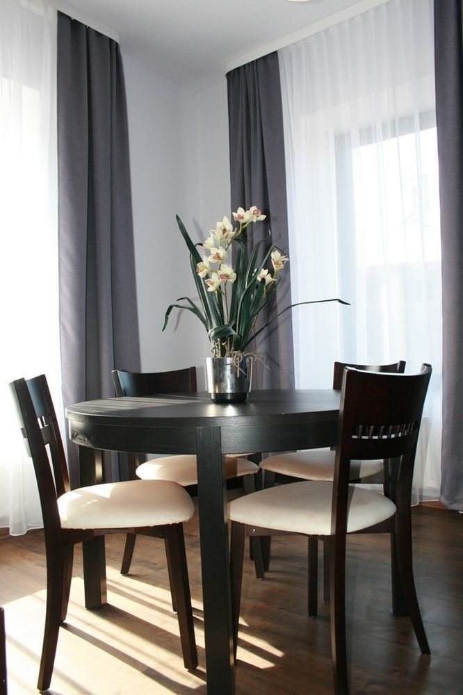 Hotel Opera Tarnowskie Góry Esterno foto
