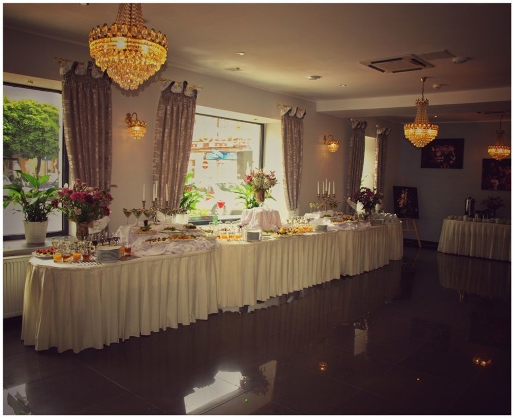 Hotel Opera Tarnowskie Góry Esterno foto
